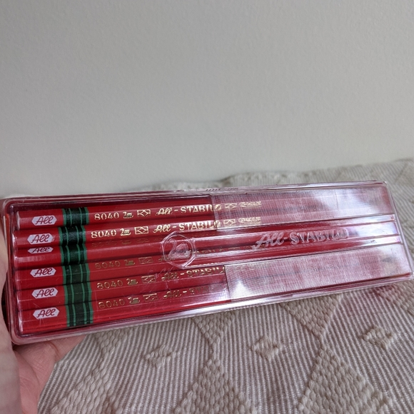 Vintage pencils Schwan Stabilo All surface pencils in red - set of 12 in case - Picture 4 of 11